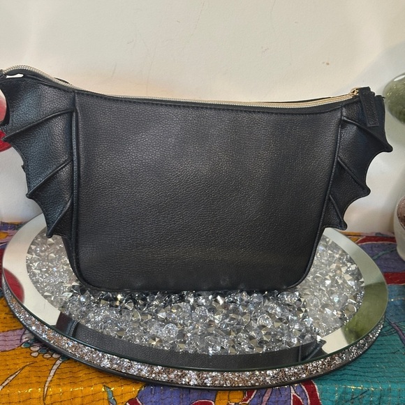 New Jeffree Star Bat Wing Makeup Bag With 3 Lip Products and 1 Concealer. - Picture 9 of 10